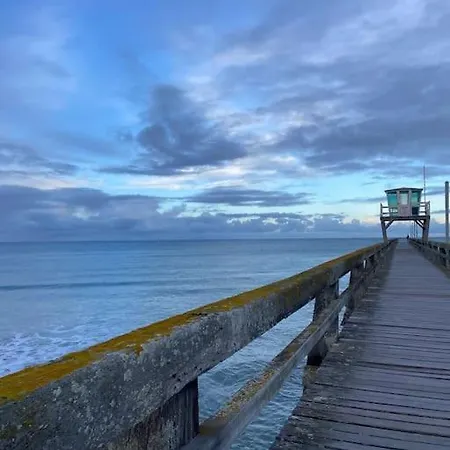 Semesterbostad Le Nid Douillet Proche De La Mer. La Clef Des Paons Luc-sur-Mer