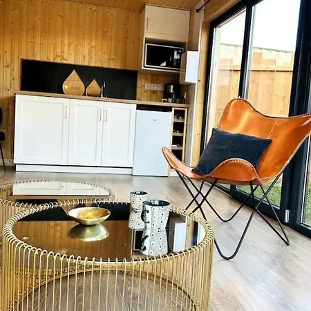Holiday home Le Nid Douillet Proche De La Mer. La Clef Des Paons