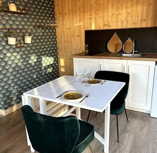 Le Nid Douillet Proche De La Mer. La Clef Des Paons Casa vacanze *